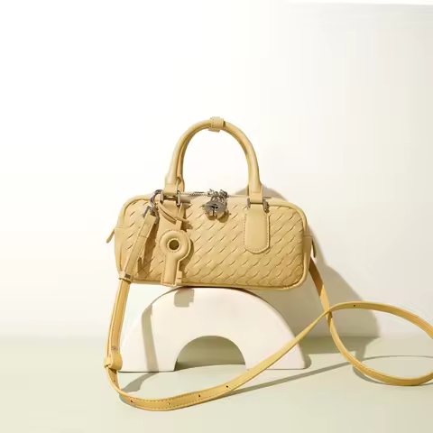 shoulder bag
