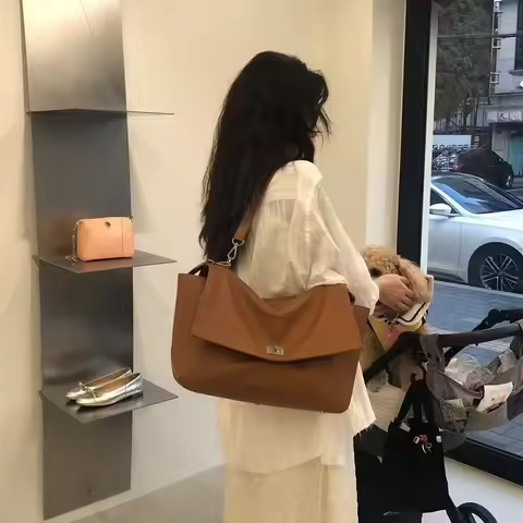 shoulder bag